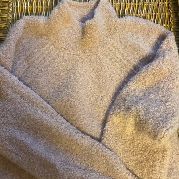 Gap dusty rose funnel neck sweater size large. - Picture 2 of 3